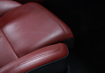 Подержанный автомобиль Porsche Macan 2017 года (18 фото)