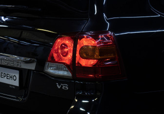 Подержанный автомобиль Toyota Land Cruiser Suv 2013 года (25 фото)