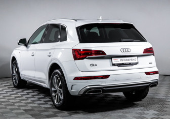 Подержанный автомобиль Audi Q5 2024 года (7 фото)