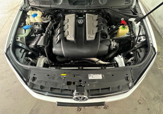 Подержанный автомобиль Volkswagen Touareg 2013 года (21 фото)