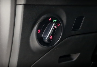 Подержанный автомобиль SEAT Leon Hatchback 2013 года (27 фото)