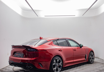 Подержанный автомобиль Kia Stinger 2019 года (5 фото)