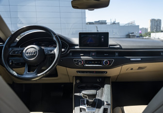 Подержанный автомобиль Audi A5 Liftback 2016 года (12 фото)