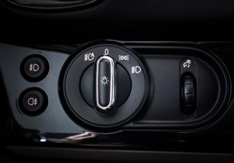 Подержанный автомобиль MINI Countryman 2019 года (18 фото)