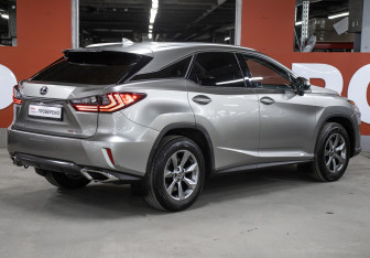 Подержанный автомобиль Lexus RX 2019 года (5 фото)