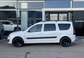 Подержанный автомобиль LADA (ВАЗ) Largus Wagon 2013 года (8 фото)