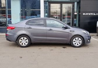 Подержанный автомобиль Kia Rio Sedan 2016 года (4 фото)