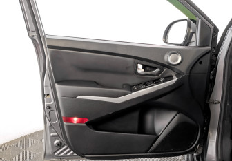 Подержанный автомобиль SsangYong Actyon 2013 года (19 фото)