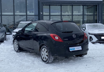 Подержанный автомобиль Opel Corsa 2008 года (7 фото)
