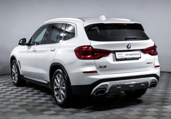Подержанный автомобиль BMW X3 2021 года (7 фото)