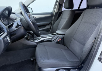 Подержанный автомобиль BMW X1 2014 года (10 фото)