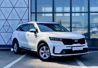 Подержанный автомобиль Kia Sorento 2021 года (3 фото)