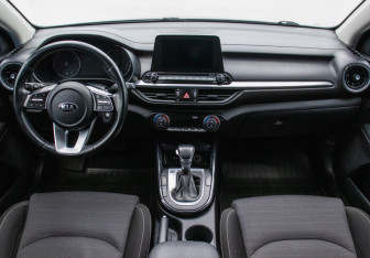 Подержанный автомобиль Kia Cerato Sedan 2020 года (13 фото)