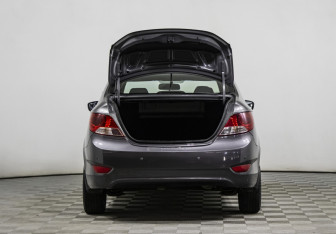 Подержанный автомобиль Hyundai Solaris Sedan 2011 года (14 фото)