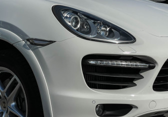 Подержанный автомобиль Porsche Cayenne 2012 года (27 фото)