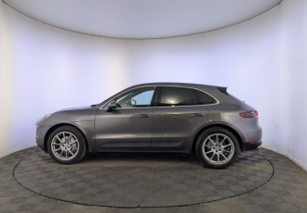 Подержанный автомобиль Porsche Macan 2014 года (8 фото)