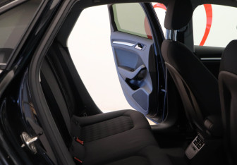 Подержанный автомобиль Audi A3 Sedan 2015 года (14 фото)