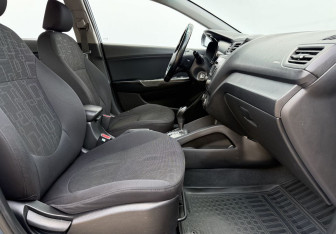 Подержанный автомобиль Kia Rio Sedan 2012 года (10 фото)