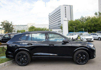 Подержанный автомобиль Volkswagen Tiguan 2026 года (3 фото)