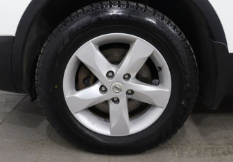 Подержанный автомобиль Nissan Qashqai 2011 года (9 фото)