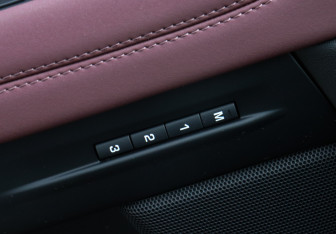Подержанный автомобиль Land Rover Range Rover Evoque 2024 года (18 фото)