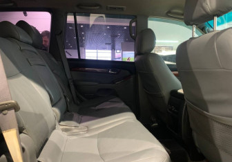 Подержанный автомобиль Toyota Land Cruiser Prado 2008 года (12 фото)