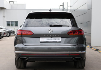 Подержанный автомобиль Volkswagen Touareg 2020 года (6 фото)