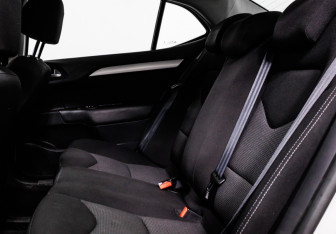 Подержанный автомобиль Citroen C4 Sedan 2014 года (12 фото)