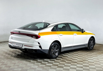 Подержанный автомобиль Kia K5 2021 года (5 фото)