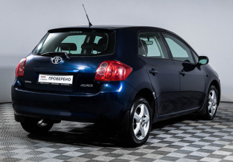 Подержанный автомобиль Toyota Auris Hatchback 2008 года (5 фото)
