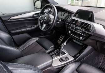 Подержанный автомобиль BMW X3 2018 года (10 фото)