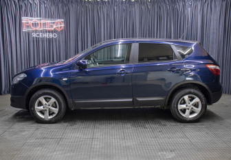 Подержанный автомобиль Nissan Qashqai 2012 года (8 фото)