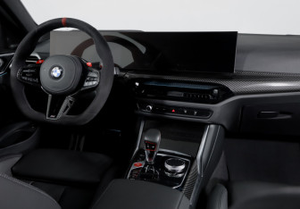 Подержанный автомобиль BMW M4 Coupe 2024 года (12 фото)