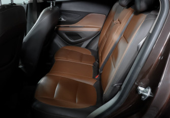 Подержанный автомобиль Opel Mokka 2012 года (10 фото)