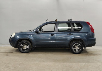 Подержанный автомобиль Nissan X-Trail 2012 года (8 фото)