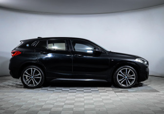 Подержанный автомобиль BMW X2 2018 года (4 фото)