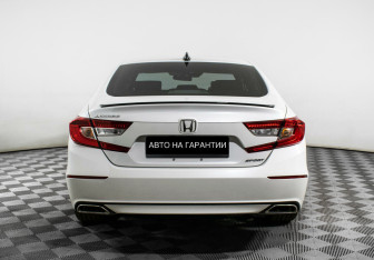 Подержанный автомобиль Honda Accord Sedan 2022 года (4 фото)