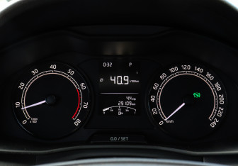 Подержанный автомобиль Skoda Rapid Liftback 2022 года (9 фото)