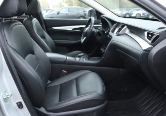 Подержанный автомобиль Infiniti QX50 2020 года (15 фото)