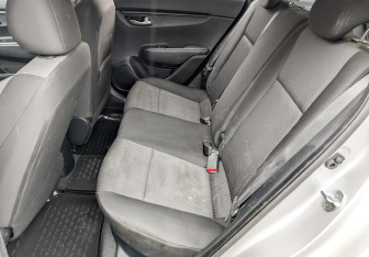Подержанный автомобиль Kia Rio Hatchback 2021 года (12 фото)