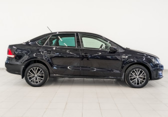 Подержанный автомобиль Volkswagen Polo Sedan 2016 года (4 фото)