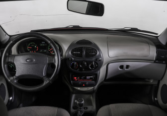 Подержанный автомобиль LADA (ВАЗ) Kalina Hatchback 2012 года (13 фото)