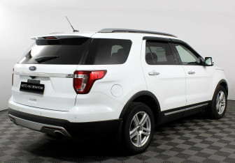 Подержанный автомобиль Ford Explorer 2016 года (3 фото)
