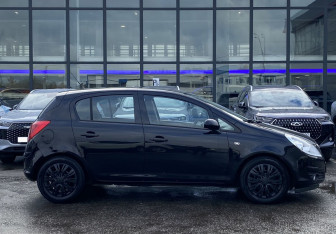 Подержанный автомобиль Opel Corsa 2009 года (4 фото)