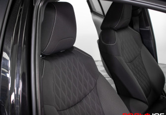 Подержанный автомобиль Toyota Corolla Sedan 2019 года (16 фото)