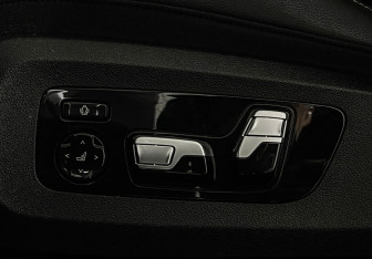 Подержанный автомобиль BMW X6 2021 года (16 фото)