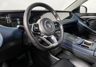 Подержанный автомобиль Voyah Free 2023 года (13 фото)