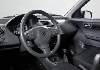 Подержанный автомобиль Suzuki Swift Hatchback 2007 года (14 фото)