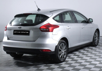Подержанный автомобиль Ford Focus Hatchback 2018 года (3 фото)