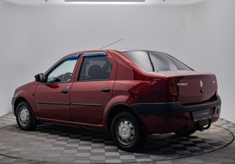 Подержанный автомобиль Renault Logan Sedan 2009 года (3 фото)